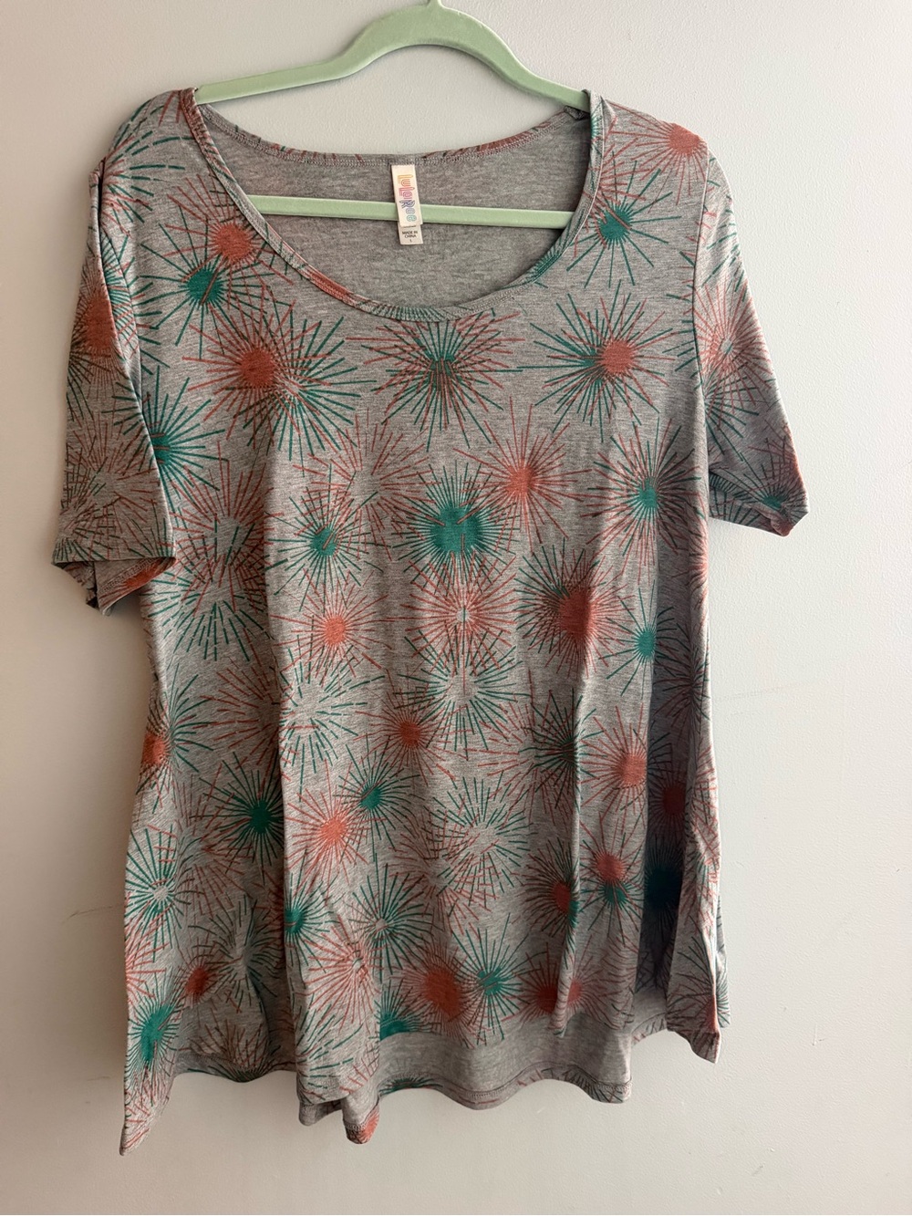 LuLaRoe Short Sleeve Tee in Grey with Teal & Coral Burst Print